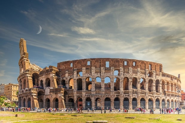 Exploring the Intersection of Cultural Tourism and Heritage Preservation